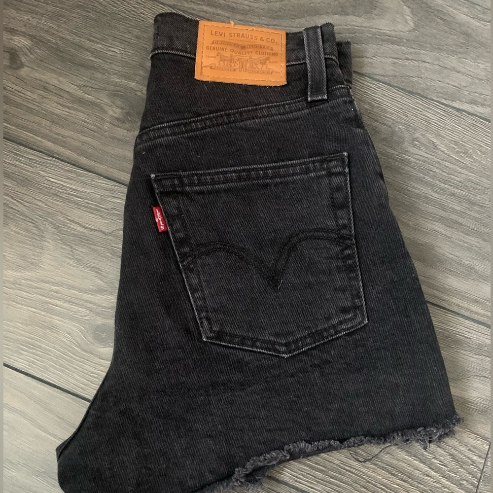 COPY - Levi’s rib cage shorts